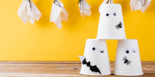 Como decorar vasos de plástico para Halloween